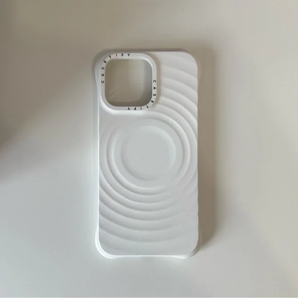 CASETiFY Ripple Case - Picture 3 of 5